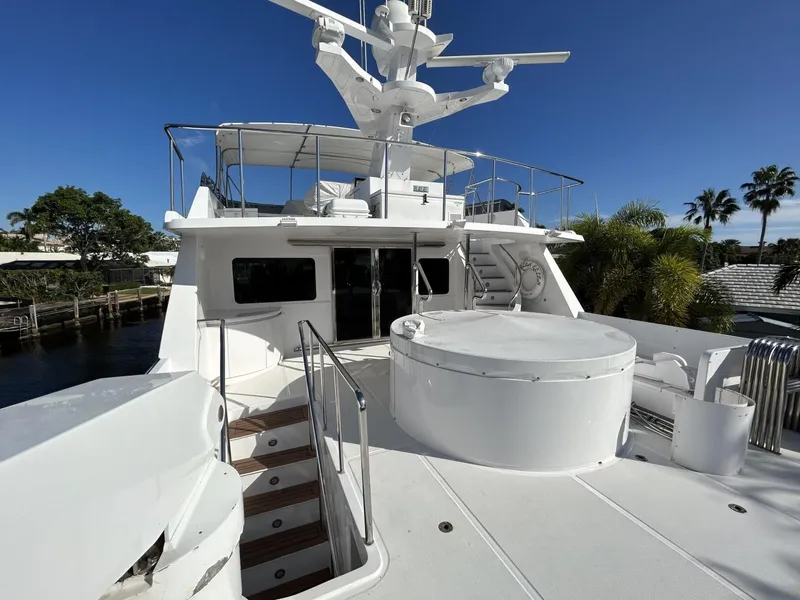 Slide: The Image of President 100 Motor Yacht 2002 - 25
