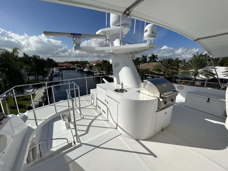 Slide: The Image of President 100 Motor Yacht 2002 - 26