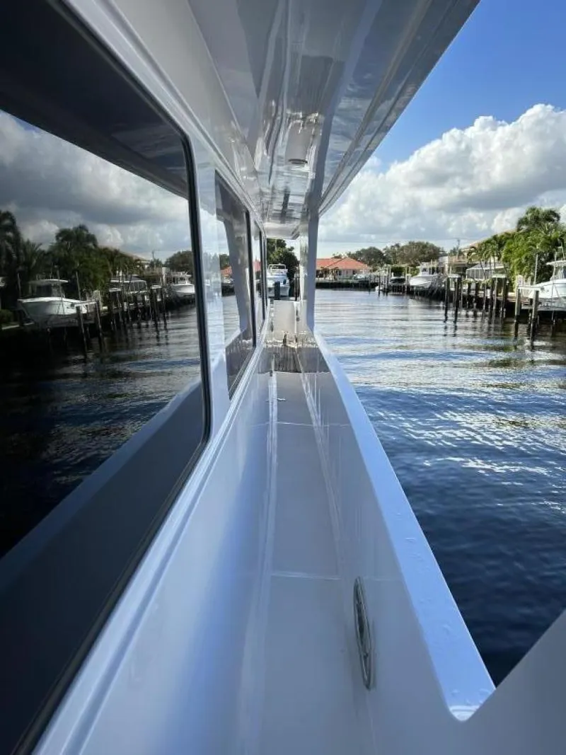 Slide: The Image of President 100 Motor Yacht 2002 - 27