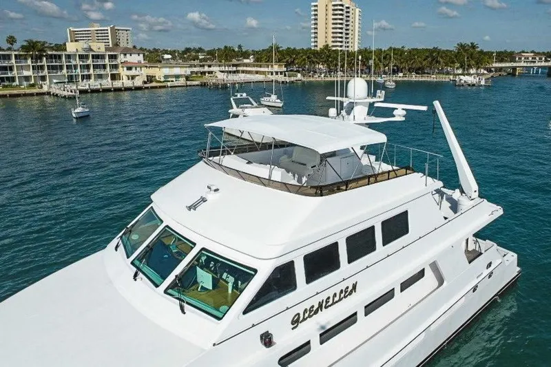 Slide: The Image of President 100 Motor Yacht 2002 - 4