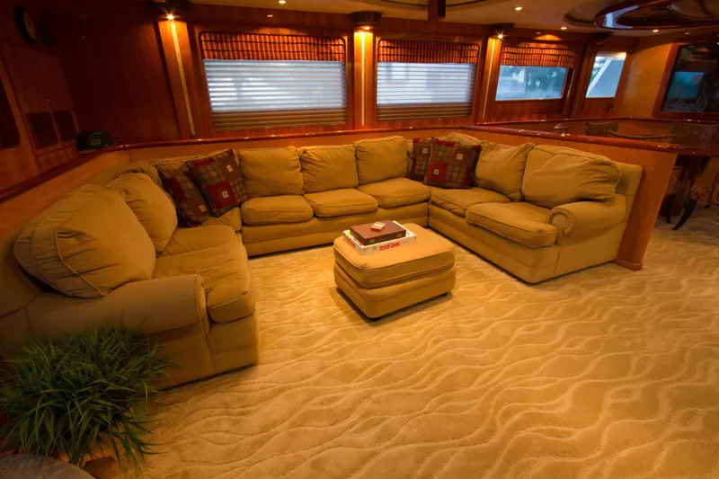 Slide: The Image of President 100 Motor Yacht 2002 - 8