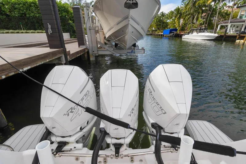 Slide: The Image of Intrepid 438 Evolution 2021 - 14