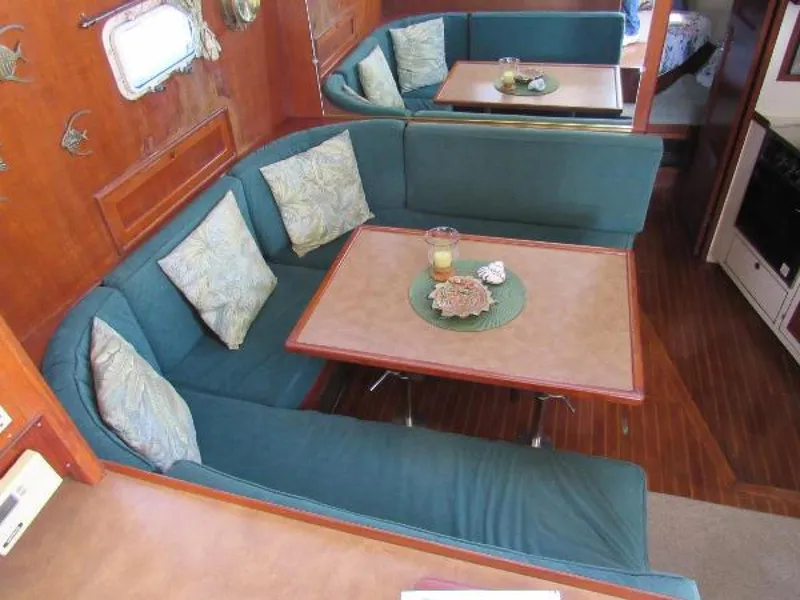 Slide: The Image of Offshore Yachtfisher CPMY 1987 - 4