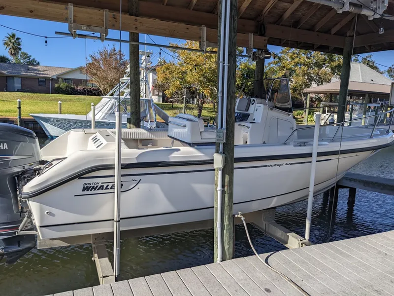 Slide: The Image of Boston Whaler 23 Outrage 1998 - 7