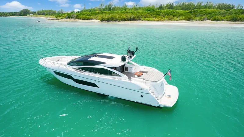 The Image of Sunseeker 80 Predator 2013 - 0