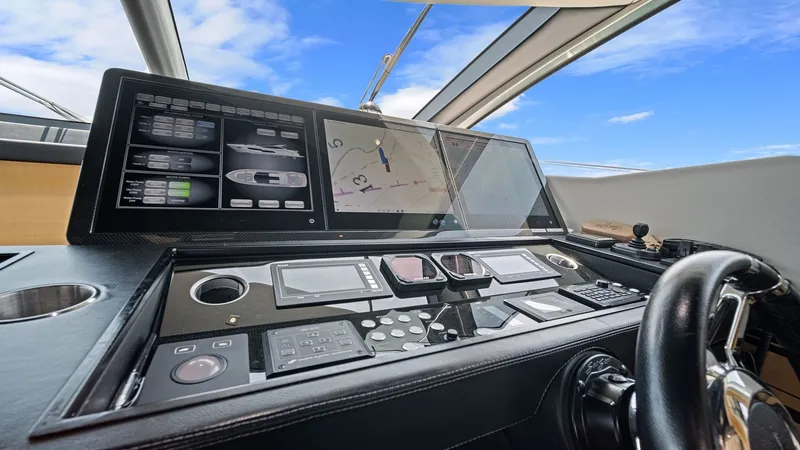 Slide: The Image of Sunseeker 80 Predator 2013 - 29
