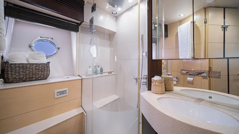 Slide: The Image of Sunseeker 80 Predator 2013 - 39