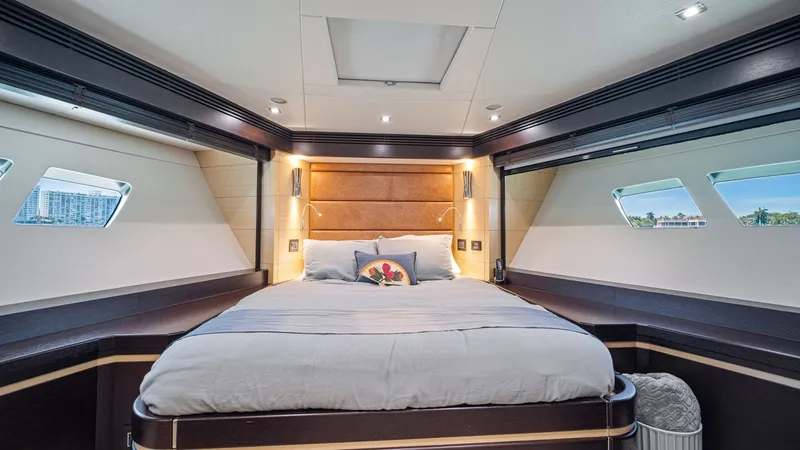 Slide: The Image of Sunseeker 80 Predator 2013 - 40