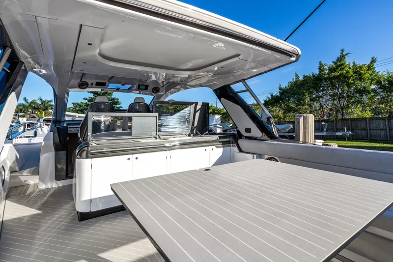 Slide: The Image of Azimut Azimut Verde 47 2022 - 17