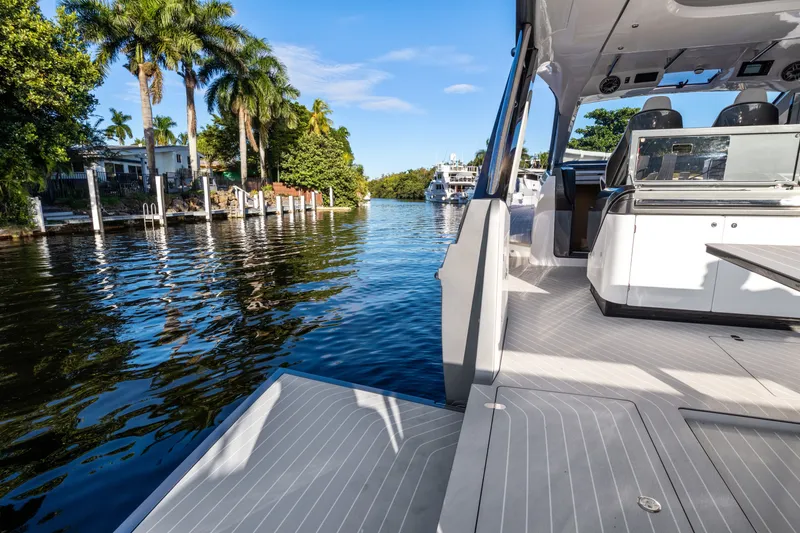 Slide: The Image of Azimut Azimut Verde 47 2022 - 19