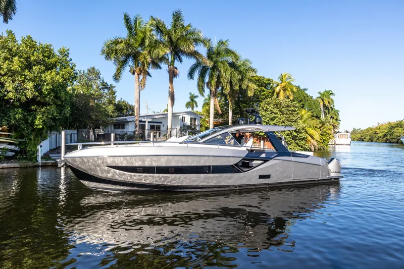 Slide: The Image of Azimut Azimut Verde 47 2022 - 2