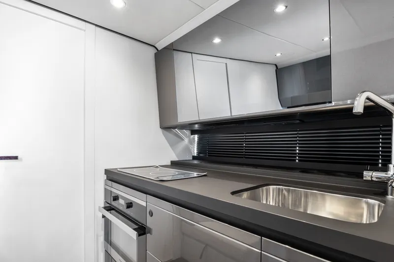 Slide: The Image of Azimut Azimut Verde 47 2022 - 22