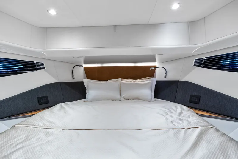 Slide: The Image of Azimut Azimut Verde 47 2022 - 24