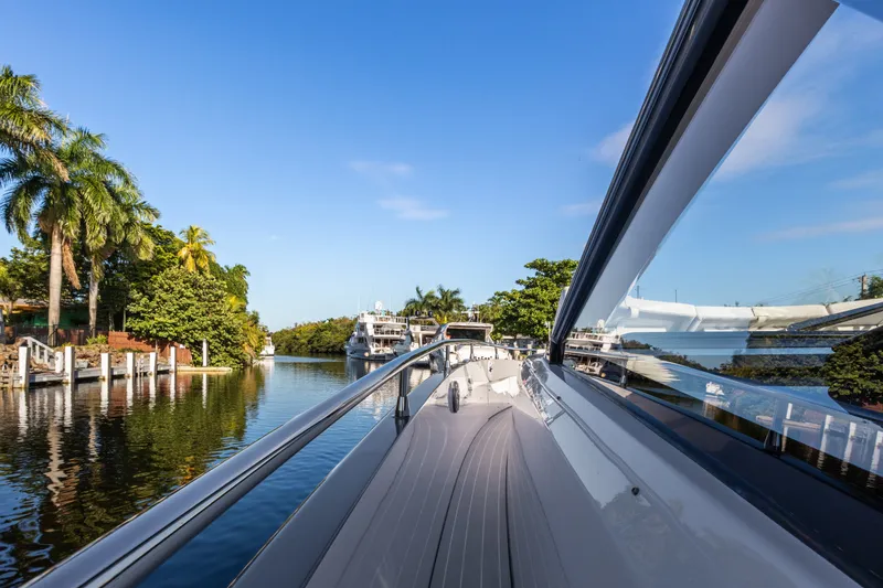 Slide: The Image of Azimut Azimut Verde 47 2022 - 8