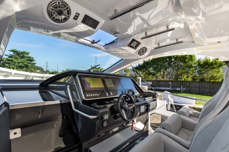 Slide: The Image of Azimut Azimut Verde 47 2022 - 9