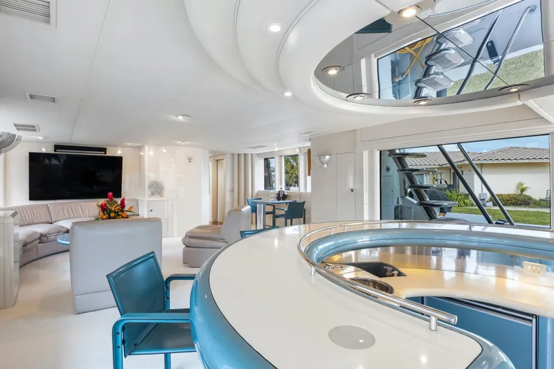 Slide: The Image of Oceanfast Motor Yacht 1989 - 18