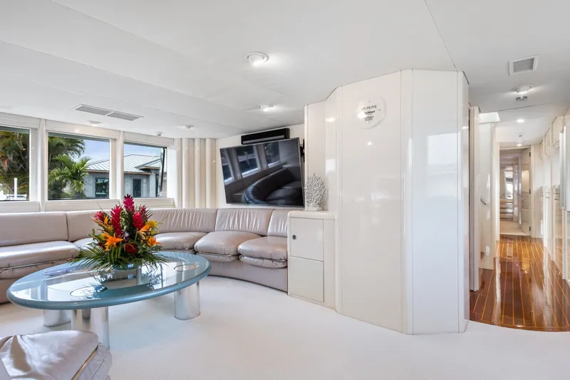 Slide: The Image of Oceanfast Motor Yacht 1989 - 23