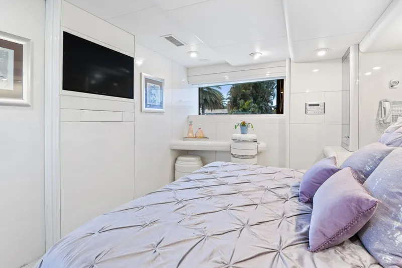 Slide: The Image of Oceanfast Motor Yacht 1989 - 39