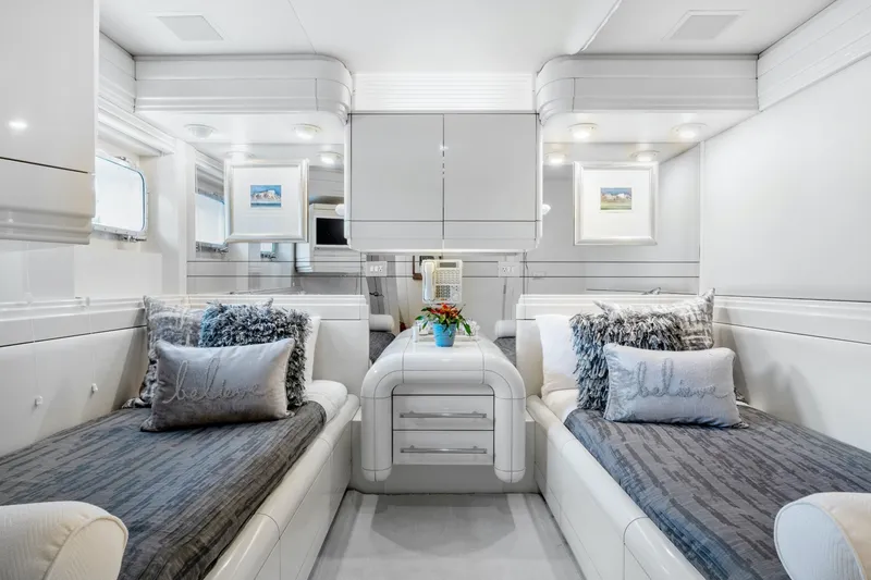 Slide: The Image of Oceanfast Motor Yacht 1989 - 46