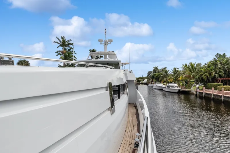 Slide: The Image of Oceanfast Motor Yacht 1989 - 8