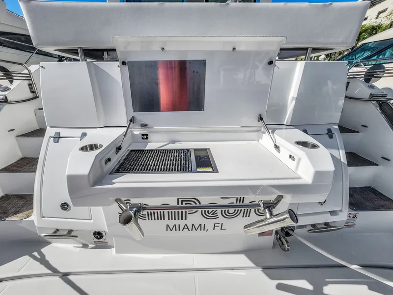 Slide: The Image of Cruisers Yachts 50 Cantius 2019 - 12