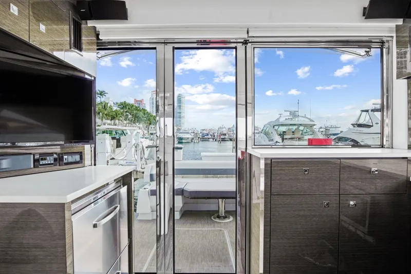 Slide: The Image of Cruisers Yachts 50 Cantius 2019 - 15