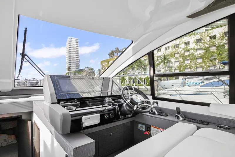Slide: The Image of Cruisers Yachts 50 Cantius 2019 - 25