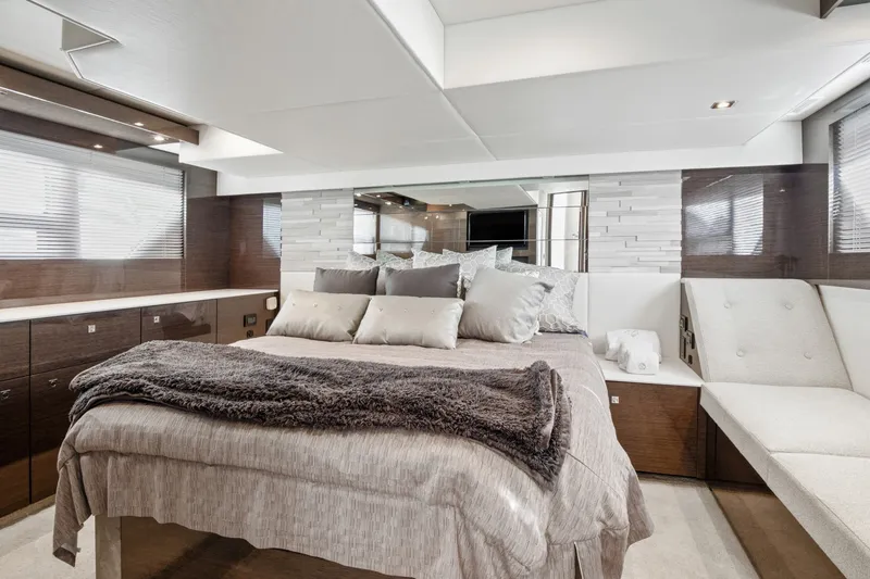Slide: The Image of Cruisers Yachts 50 Cantius 2019 - 28