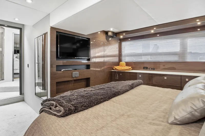 Slide: The Image of Cruisers Yachts 50 Cantius 2019 - 29