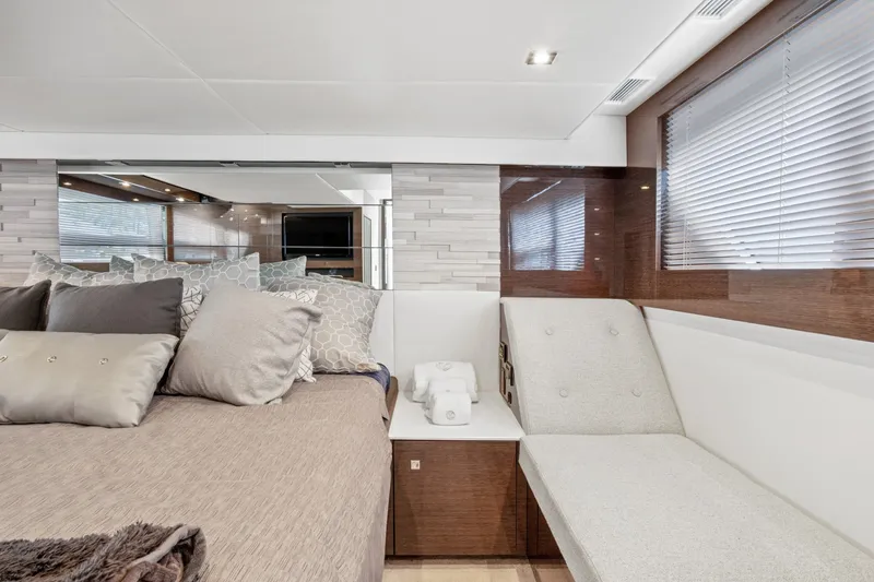 Slide: The Image of Cruisers Yachts 50 Cantius 2019 - 30
