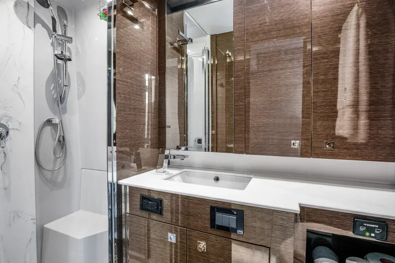 Slide: The Image of Cruisers Yachts 50 Cantius 2019 - 31