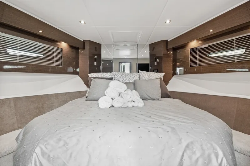 Slide: The Image of Cruisers Yachts 50 Cantius 2019 - 32