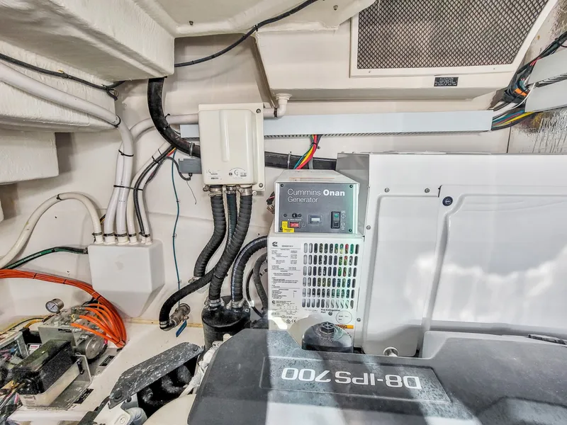 Slide: The Image of Cruisers Yachts 50 Cantius 2019 - 37