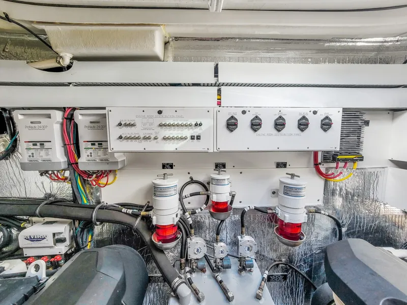 Slide: The Image of Cruisers Yachts 50 Cantius 2019 - 43