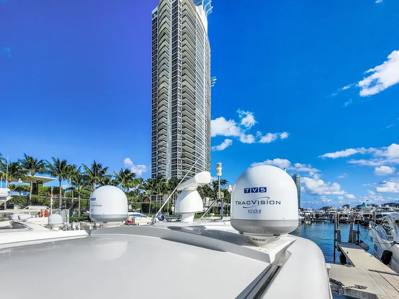 Slide: The Image of Cruisers Yachts 50 Cantius 2019 - 8
