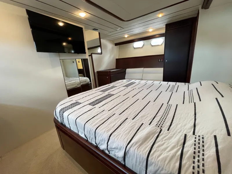 Slide: The Image of Ferretti 680 2001 - 19