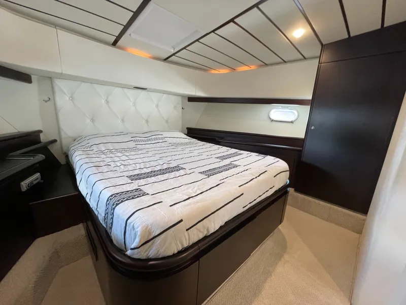 Slide: The Image of Ferretti 680 2001 - 25