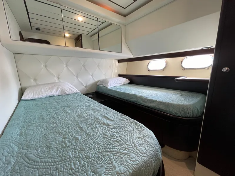 Slide: The Image of Ferretti 680 2001 - 26