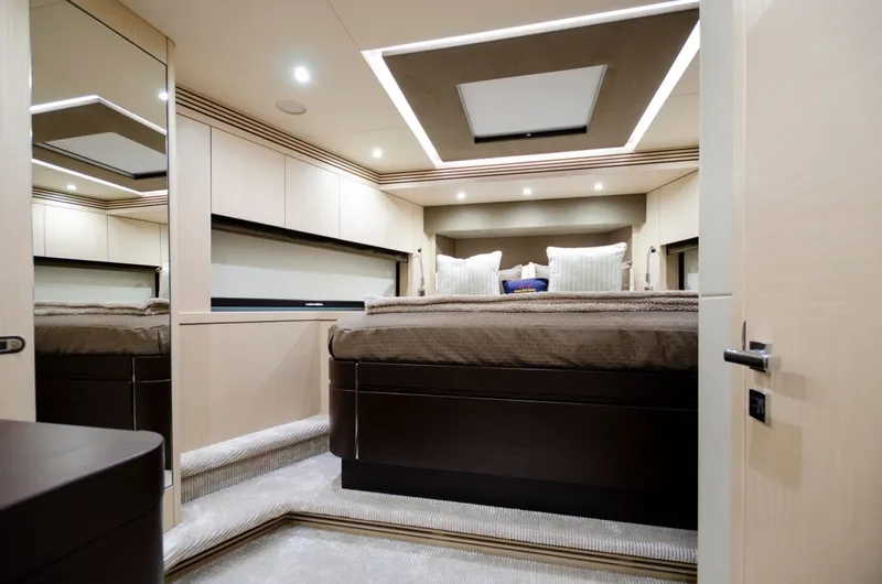 Slide: The Image of Sunseeker 75 Yacht 2018 - 20