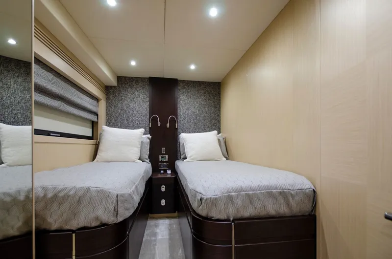 Slide: The Image of Sunseeker 75 Yacht 2018 - 23