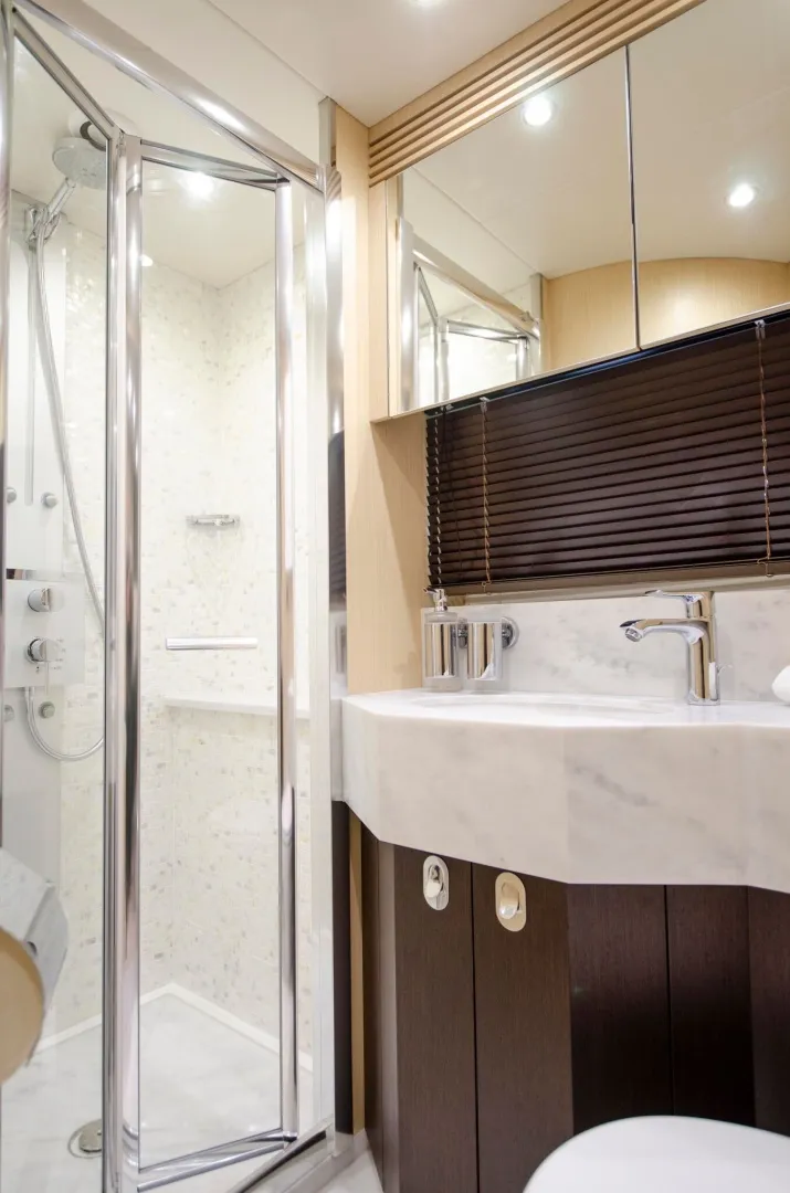 Slide: The Image of Sunseeker 75 Yacht 2018 - 24
