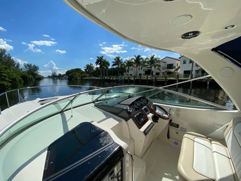 Slide: The Image of Sea Ray 310 Sundancer 2013 - 10