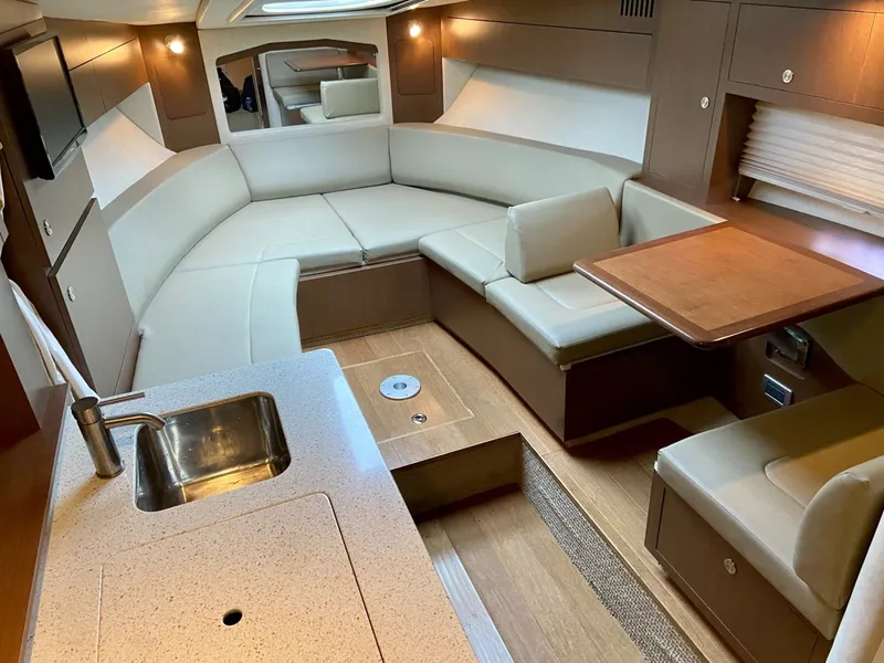 Slide: The Image of Sea Ray 310 Sundancer 2013 - 15