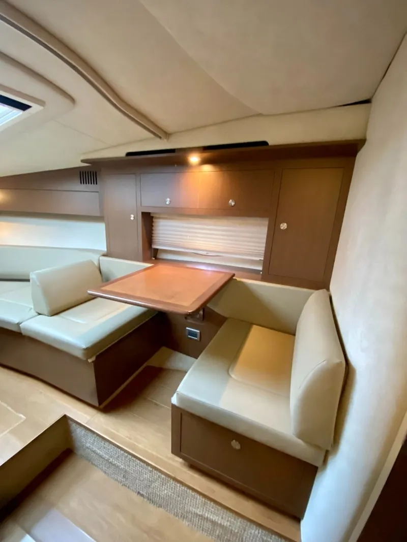 Slide: The Image of Sea Ray 310 Sundancer 2013 - 17