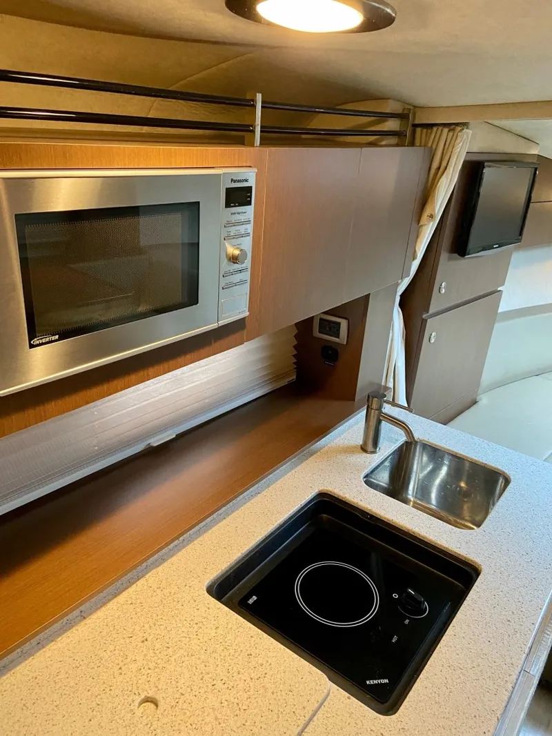 Slide: The Image of Sea Ray 310 Sundancer 2013 - 19