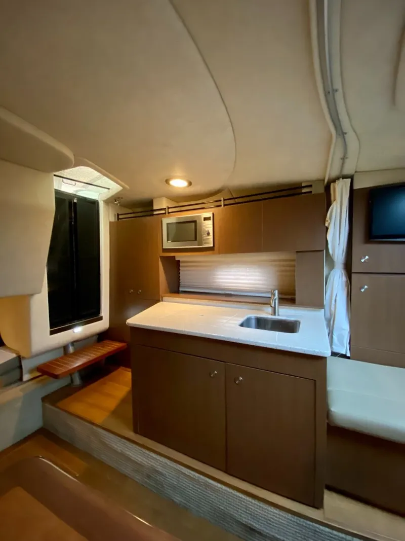 Slide: The Image of Sea Ray 310 Sundancer 2013 - 20
