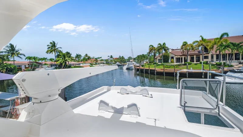 Slide: The Image of Pacific Mariner 65 Motoryacht 2000 - 10