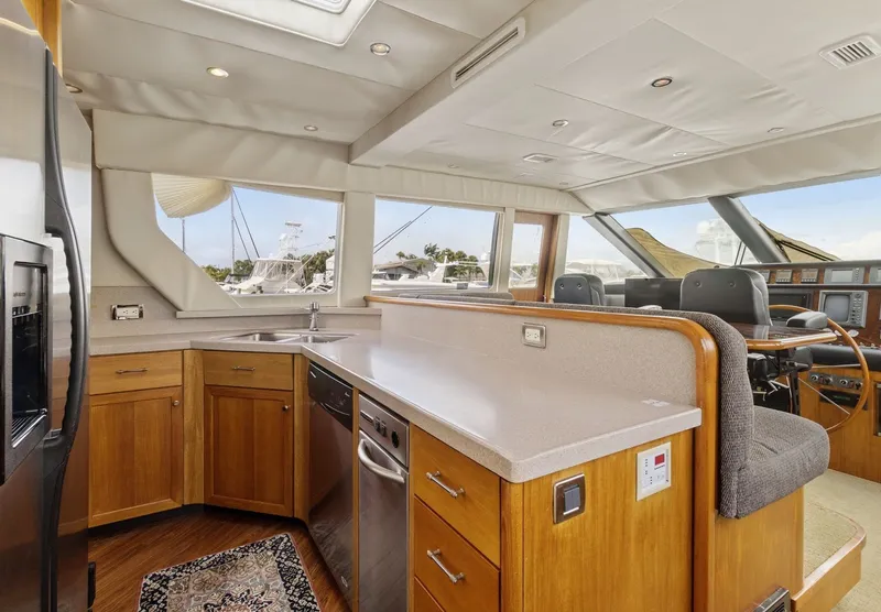 Slide: The Image of Pacific Mariner 65 Motoryacht 2000 - 20