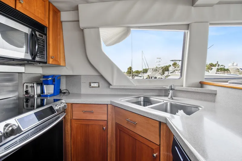 Slide: The Image of Pacific Mariner 65 Motoryacht 2000 - 22