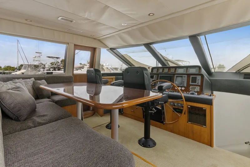 Slide: The Image of Pacific Mariner 65 Motoryacht 2000 - 25